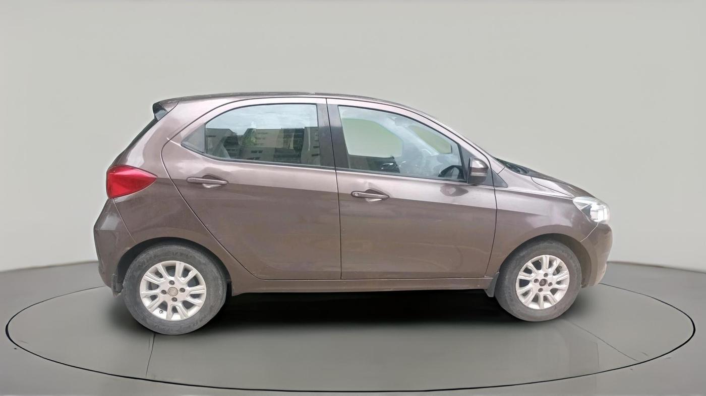 2016 Tata Tiago XZ PETROL, Petrol, Manual, 1,26,582 km, exterior