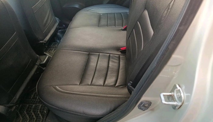 2014 Maruti Swift VXI, CNG, Manual, 1,43,783 km, interior