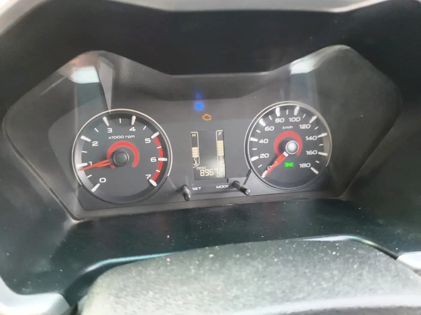 2016 Mahindra Kuv100 K8 6 STR, Petrol, Manual, 89,672 km, interior