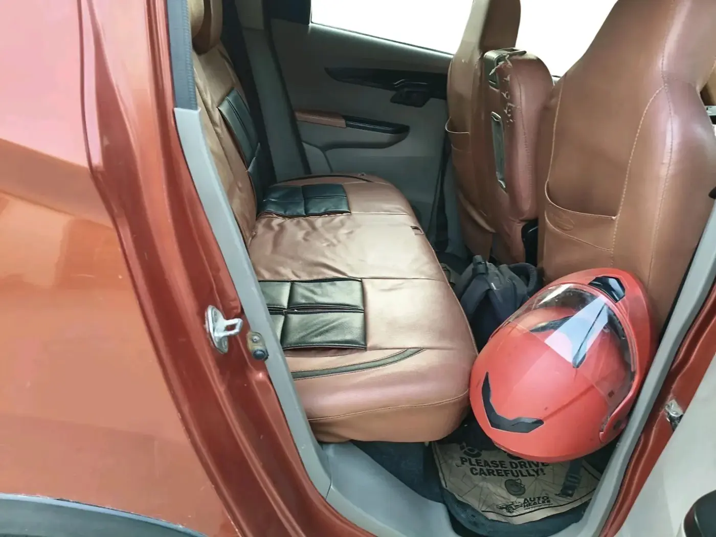 2016 Mahindra Kuv100 K8 6 STR, Petrol, Manual, 89,672 km, interior