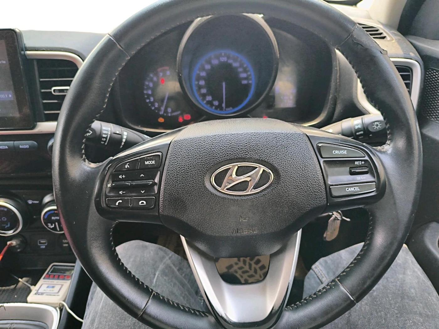 2021 Hyundai VENUE SX 1.0 TURBO, Petrol, Manual, 61,332 km, interior