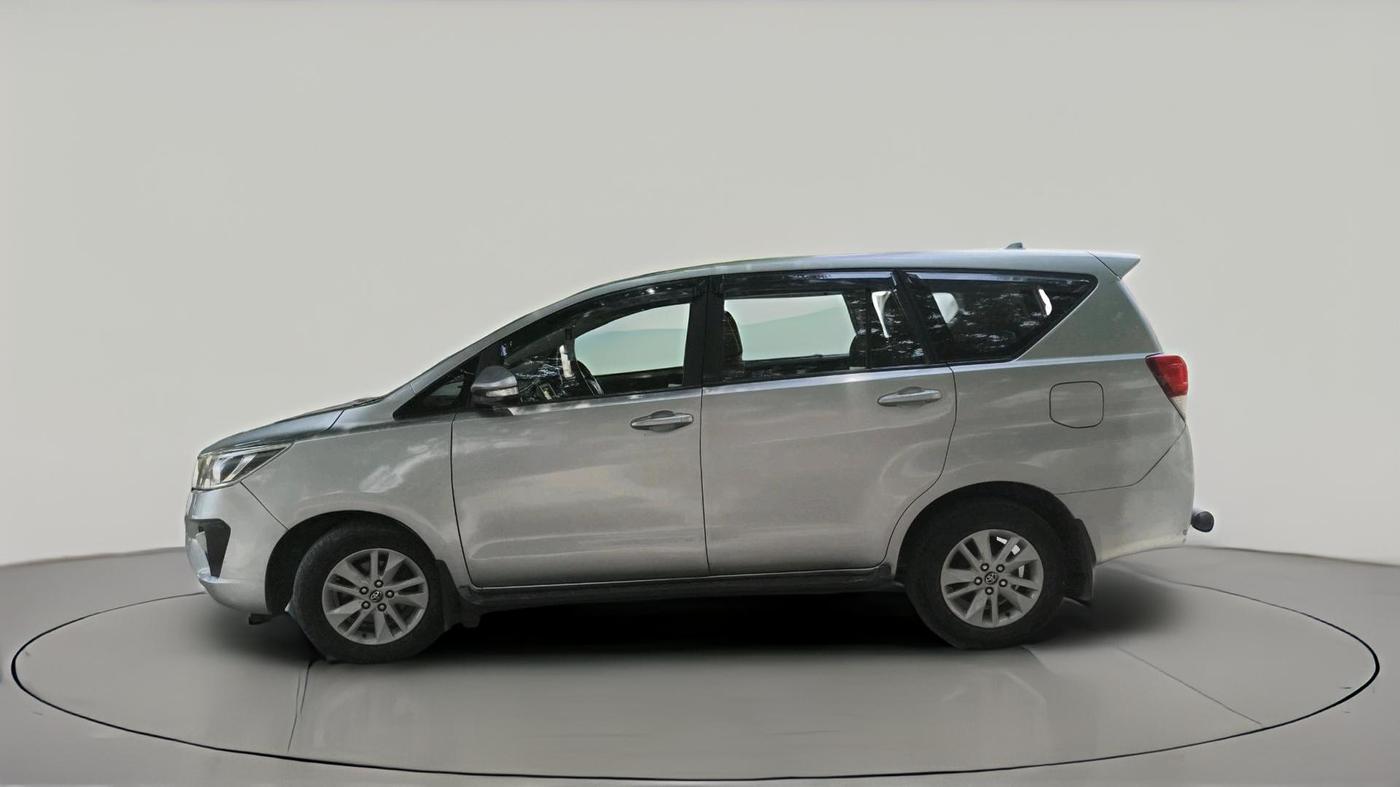 2017 Toyota Innova Crysta 2.4 G 7 STR, Diesel, Manual, 86,465 km, exterior