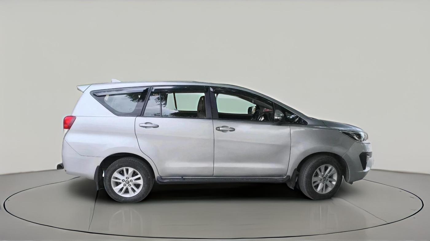 2017 Toyota Innova Crysta 2.4 G 7 STR, Diesel, Manual, 86,465 km, exterior