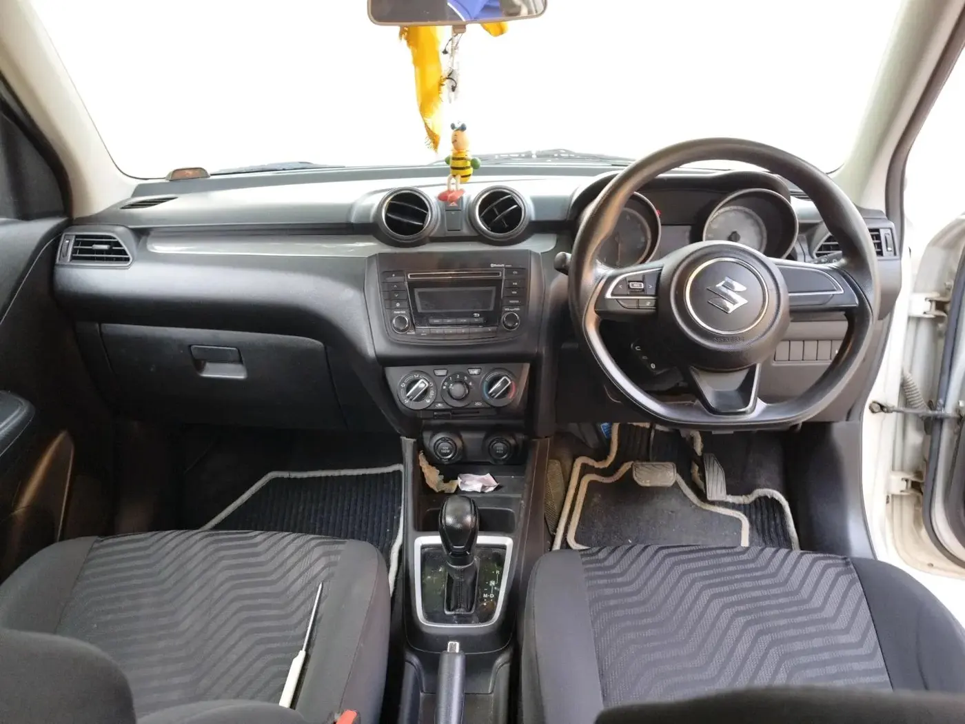 2019 Maruti Swift VXI AMT, Petrol, Automatic, 41,000 km, interior