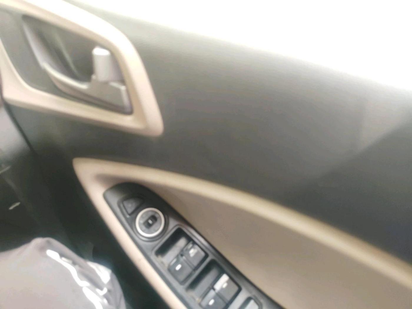 2015 Hyundai Elite i20 SPORTZ 1.2, Petrol, Manual, 1,72,371 km, interior