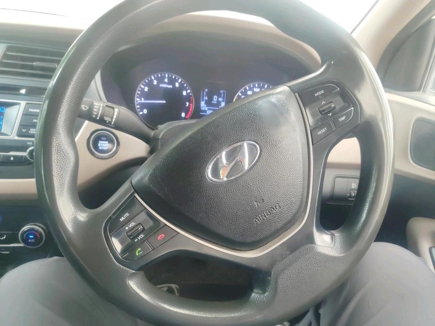 2015 Hyundai Elite i20 SPORTZ 1.2, Petrol, Manual, 1,72,371 km, interior