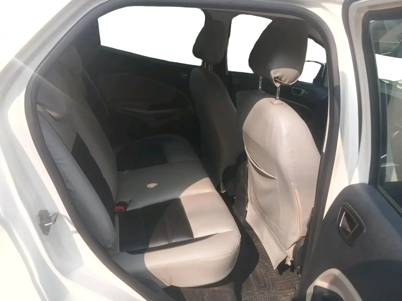 2019 Ford Ecosport TITANIUM 1.5L DIESEL, Diesel, Manual, 1,00,000 km, interior