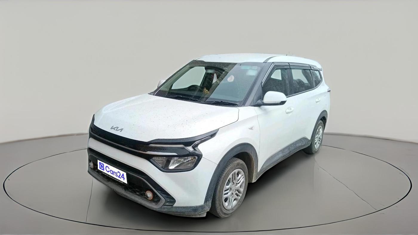 2023 KIA CARENS PREMIUM 1.5 PETROL 7 STR, CNG, Manual, 42,943 km, exterior
