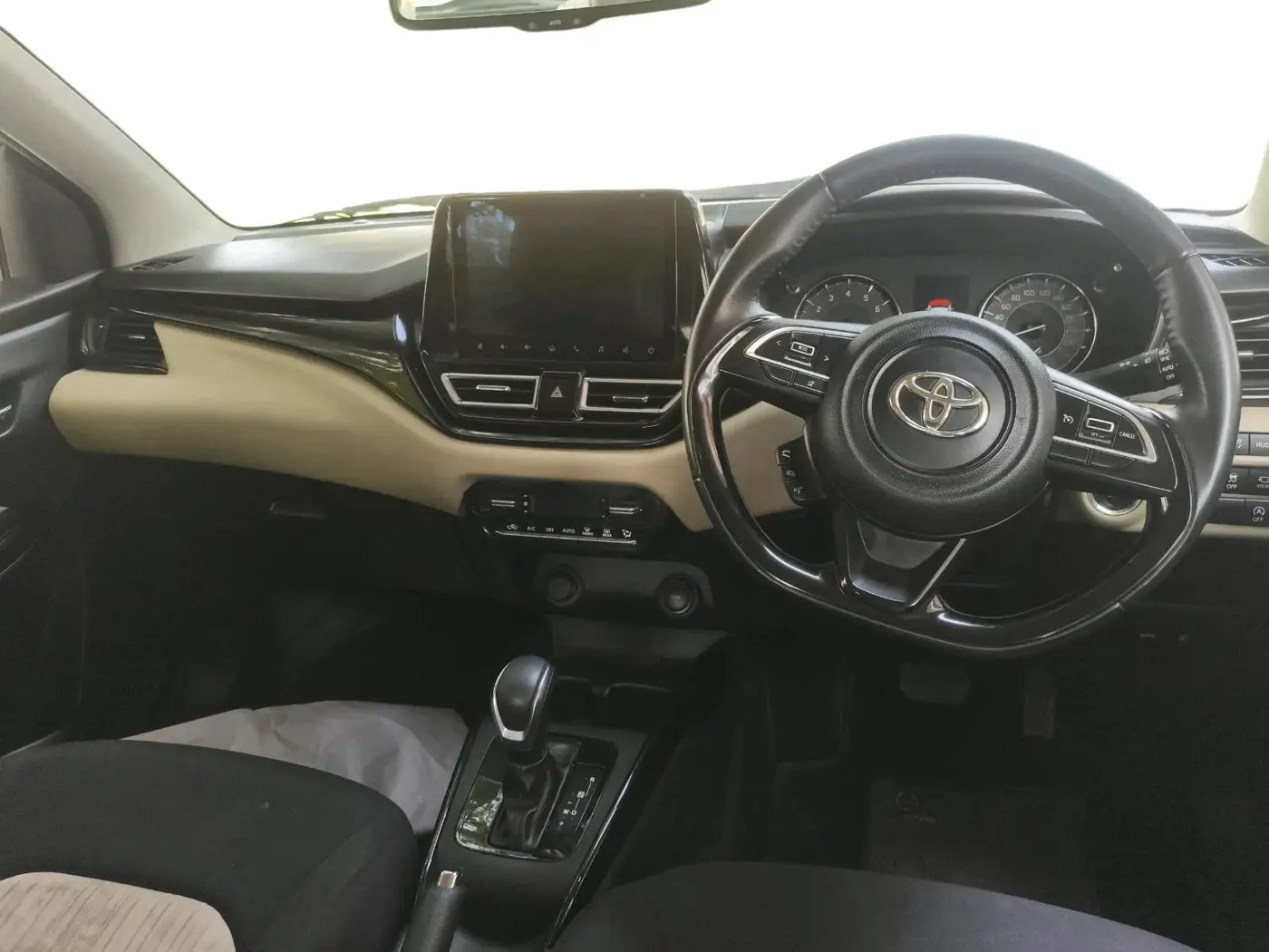 2022 Toyota Glanza V AMT, Petrol, Automatic, 18,602 km, interior