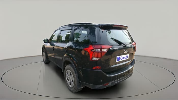 2018 Mahindra XUV500 W7, Diesel, Manual, 1,08,895 km, exterior