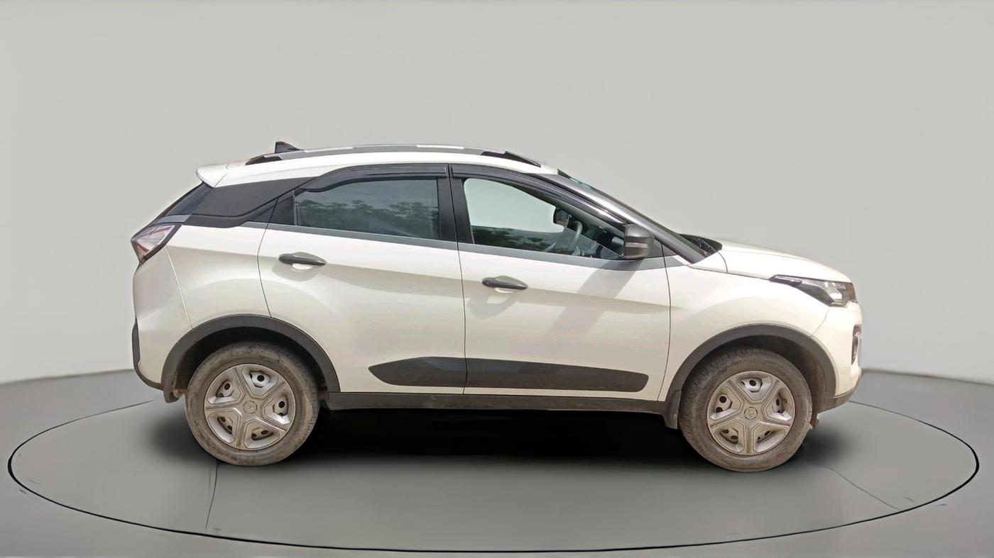 2022 Tata NEXON XE PETROL, Petrol, Manual, 20,945 km, exterior