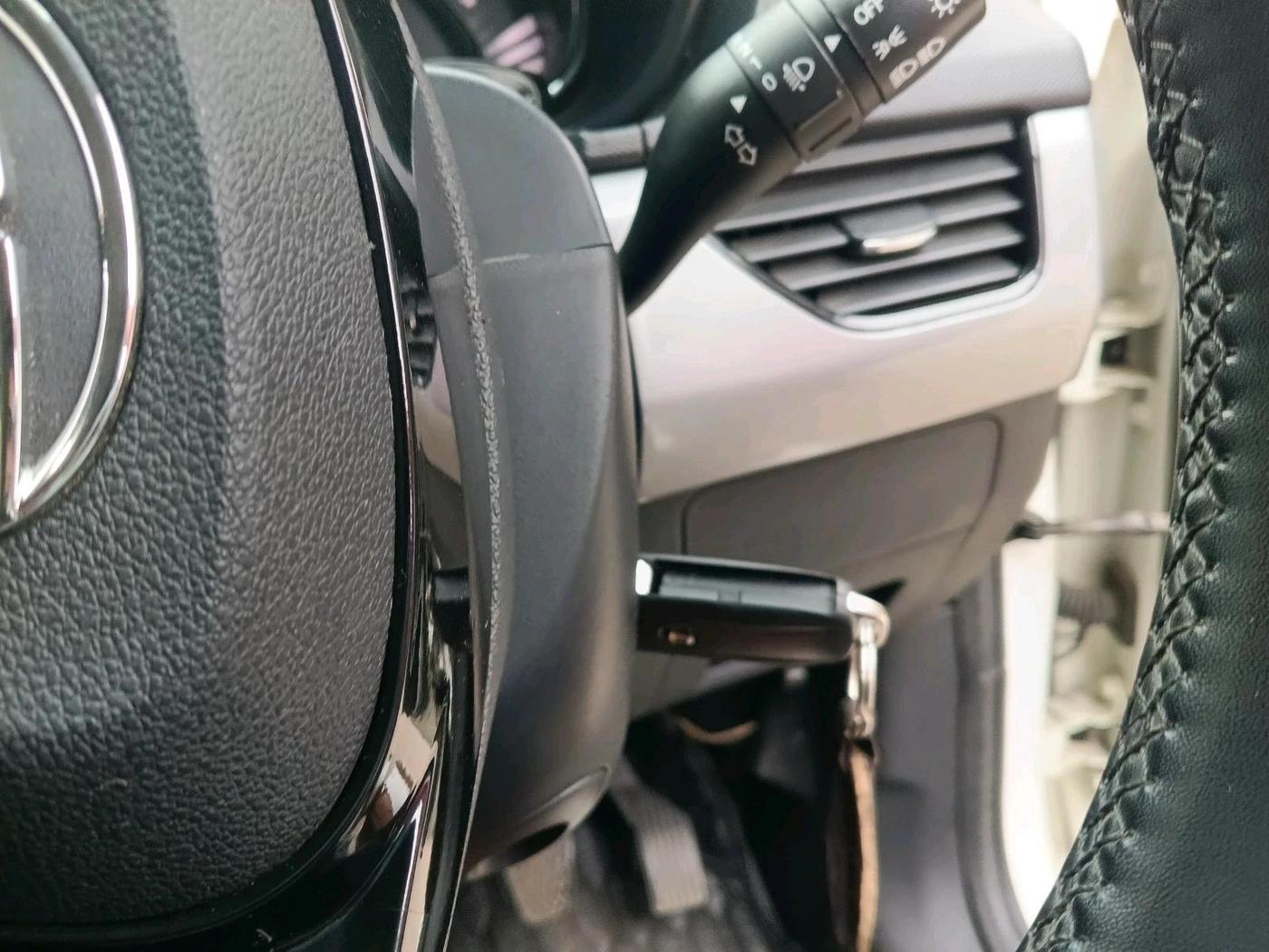 2022 Tata NEXON XE PETROL, Petrol, Manual, 20,945 km, interior