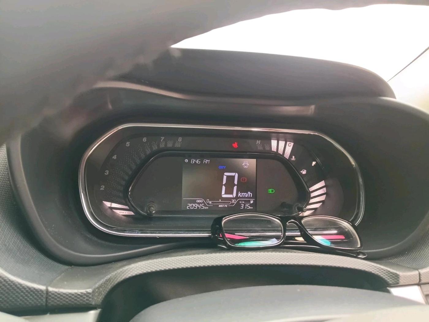 2022 Tata NEXON XE PETROL, Petrol, Manual, 20,945 km, interior