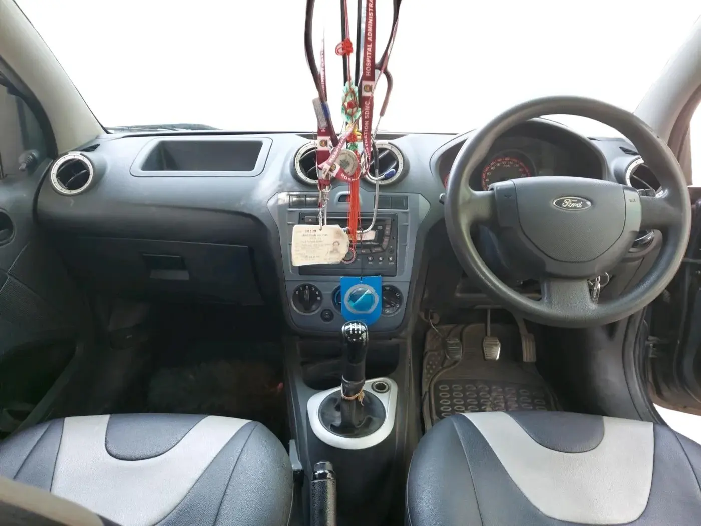2013 Ford Figo EXI 1.2 PETROL, Petrol, Manual, 1,19,137 km, interior