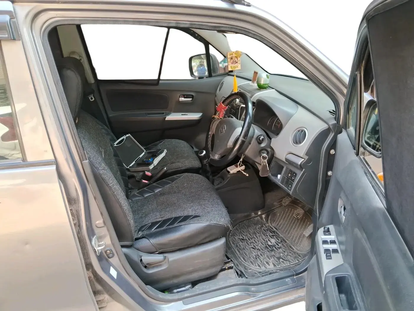 2011 Maruti Wagon R 1.0 VXI, Petrol, Manual, 42,622 km, interior