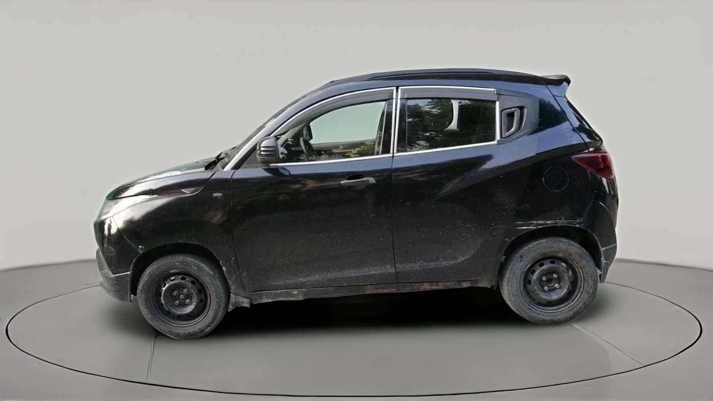 2017 Mahindra Kuv100 K2 6 STR, CNG, Manual, 1,04,259 km, exterior