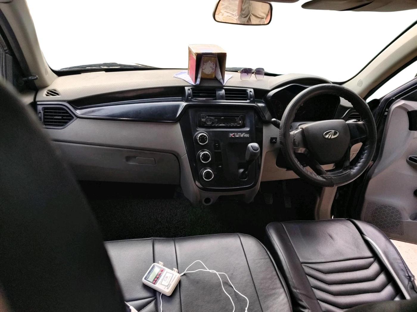 2017 Mahindra Kuv100 K2 6 STR, CNG, Manual, 1,04,259 km, interior