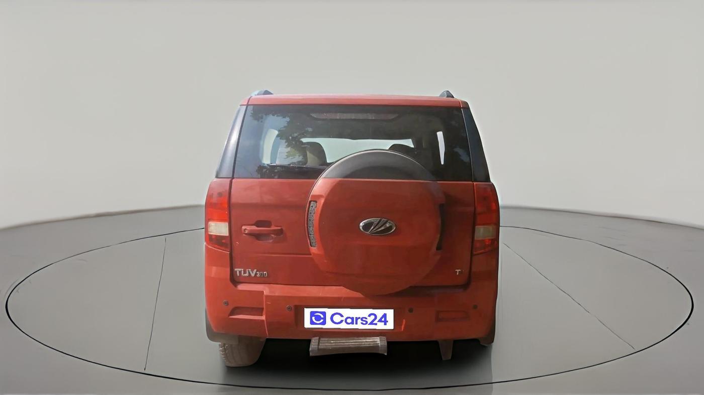2016 Mahindra TUV300 T10, Diesel, Manual, 1,18,354 km, exterior