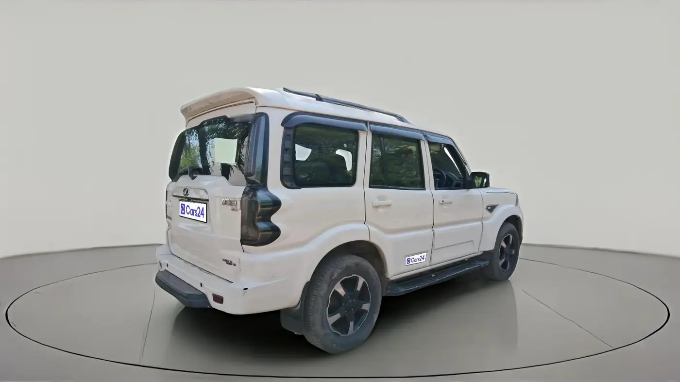 2018 Mahindra Scorpio S7, Diesel, Manual, 66,063 km, exterior