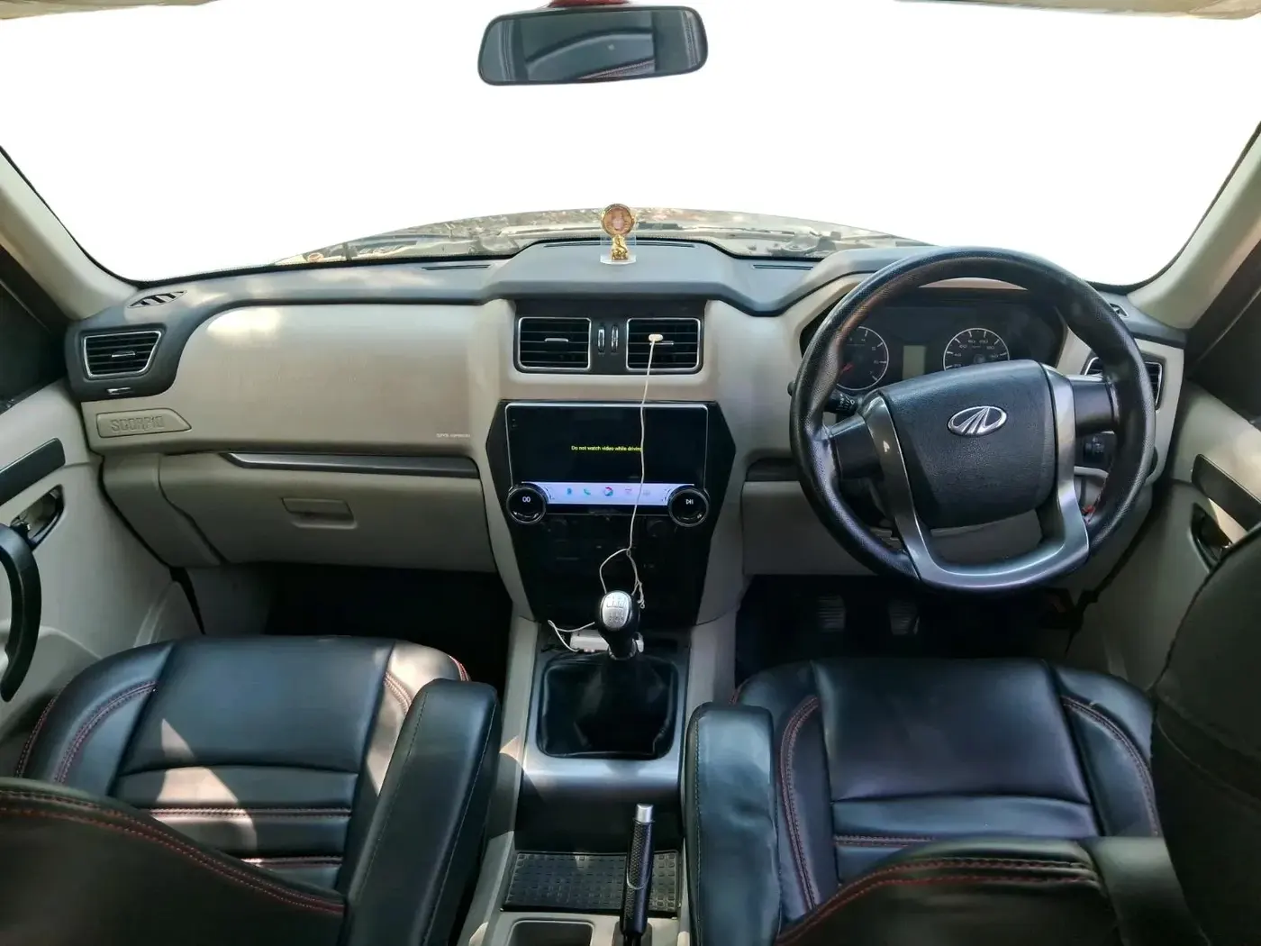 2018 Mahindra Scorpio S7, Diesel, Manual, 66,063 km, interior