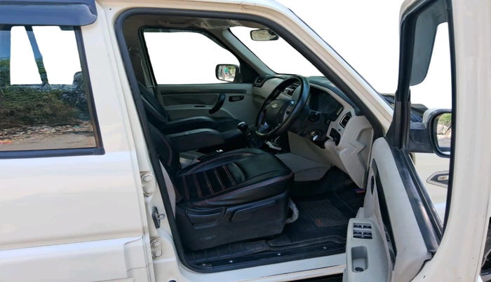 2018 Mahindra Scorpio S7, Diesel, Manual, 66,063 km, interior