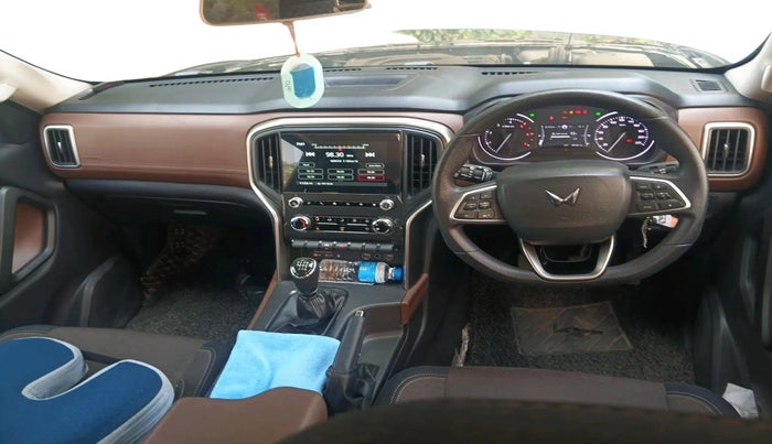 2024 Mahindra SCORPIO-N Z4 DIESEL MT 2WD 7 STR, Diesel, Manual, 48,588 km, interior