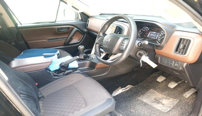 2024 Mahindra SCORPIO-N Z4 DIESEL MT 2WD 7 STR, Diesel, Manual, 48,588 km, interior