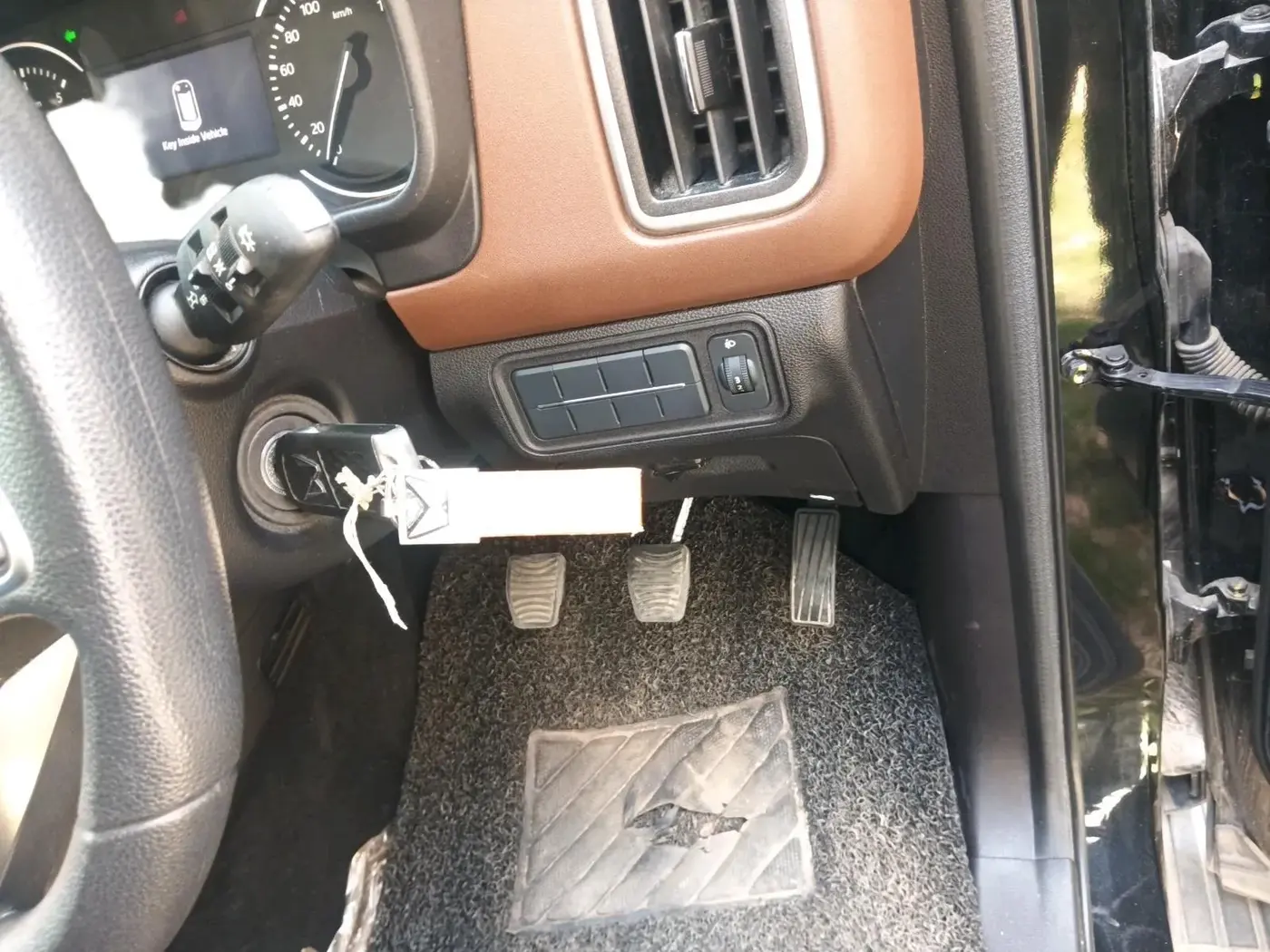 2024 Mahindra SCORPIO-N Z4 DIESEL MT 2WD 7 STR, Diesel, Manual, 48,588 km, interior