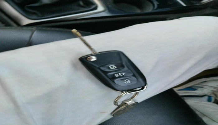 2017 Tata Zest XMS 75PS DIESEL, Diesel, Manual, 1,18,309 km, interior