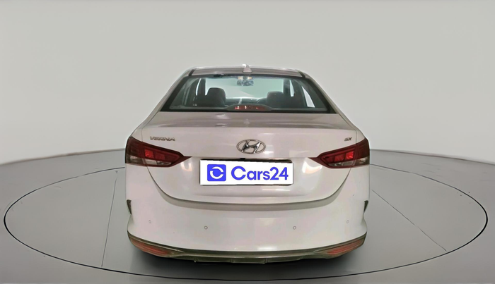 2022 Hyundai Verna SX (O) 1.5 VTVT IVT, Petrol, Automatic, 1,05,291 km, exterior