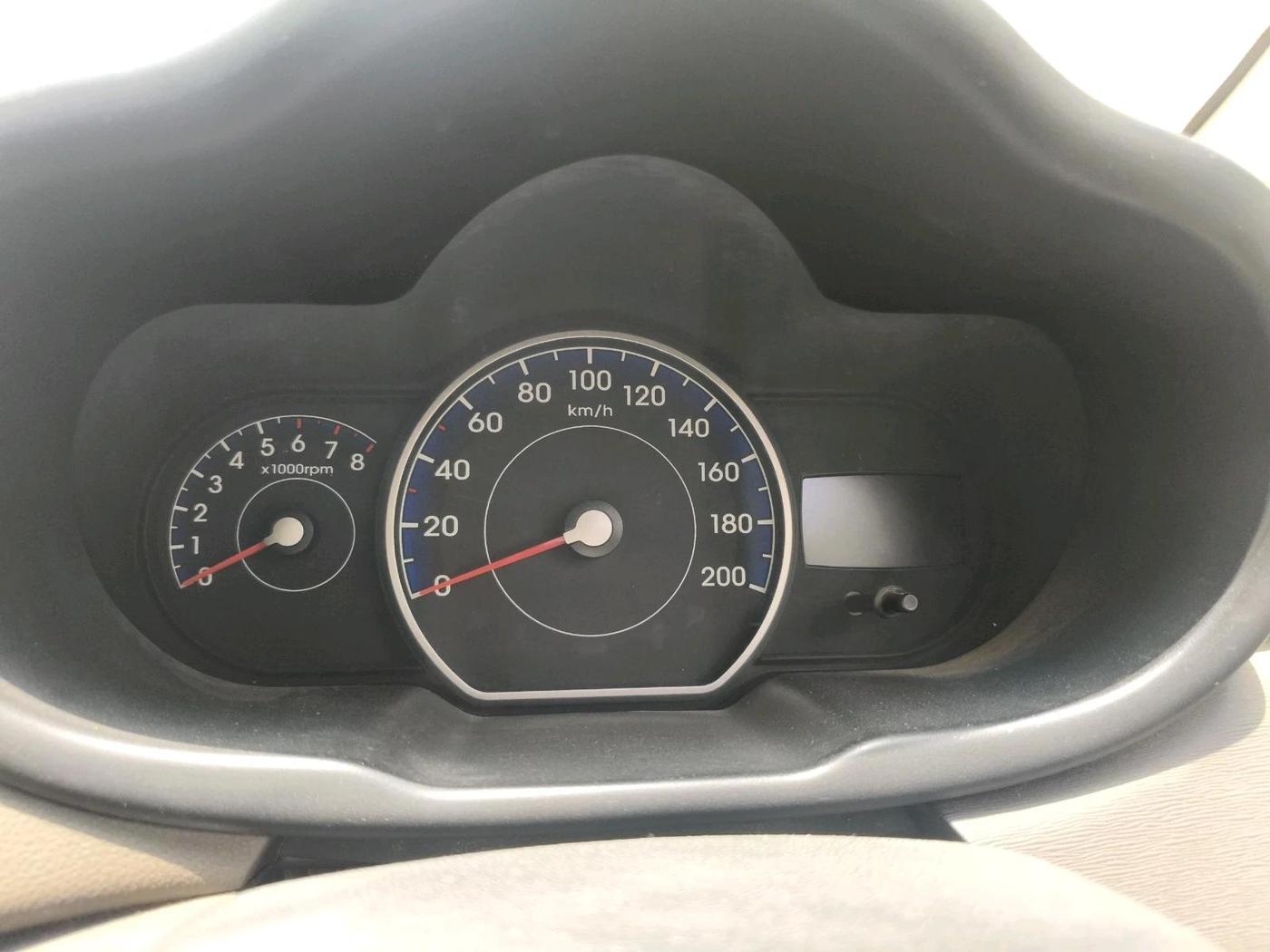 2012 Hyundai i10 ERA 1.1, Petrol, Manual, 1,02,013 km, interior