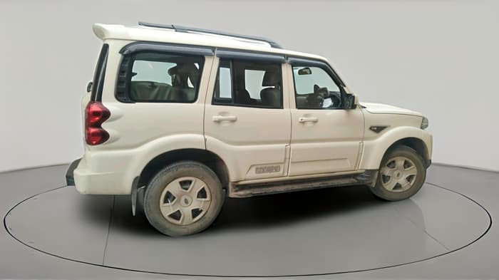 2018 Mahindra Scorpio S7, Diesel, Manual, 88,773 km, exterior