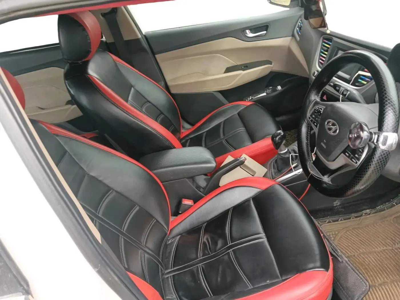 2019 Hyundai Verna 1.4 EX PETROL, CNG, Manual, 82,139 km, interior
