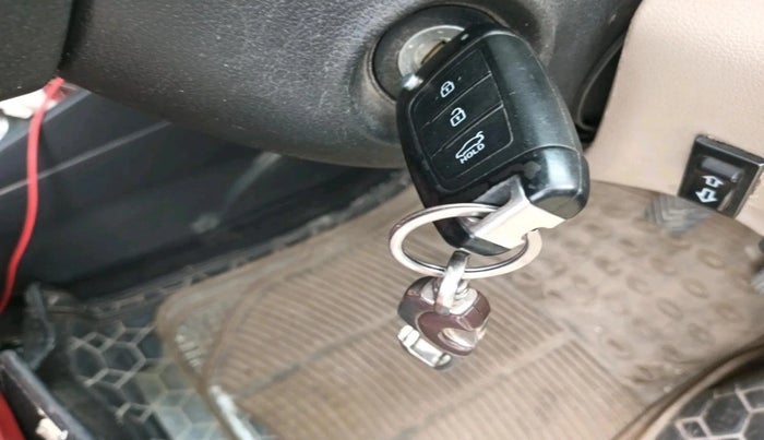 2019 Hyundai Verna 1.4 EX PETROL, CNG, Manual, 82,139 km, interior