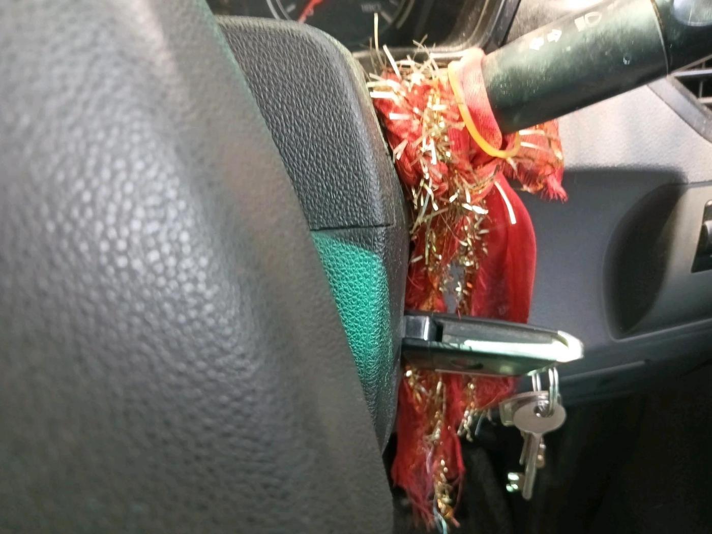2018 Mahindra KUV 100 NXT K4+ P 6 STR, CNG, Manual, 92,968 km, interior