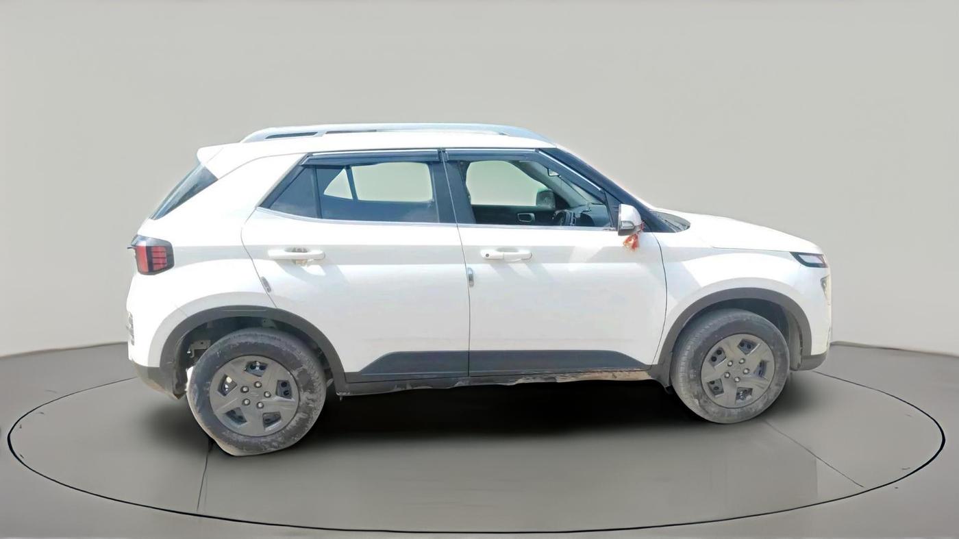 2024 Hyundai VENUE S(O) 1.2, Petrol, Manual, 15,717 km, exterior
