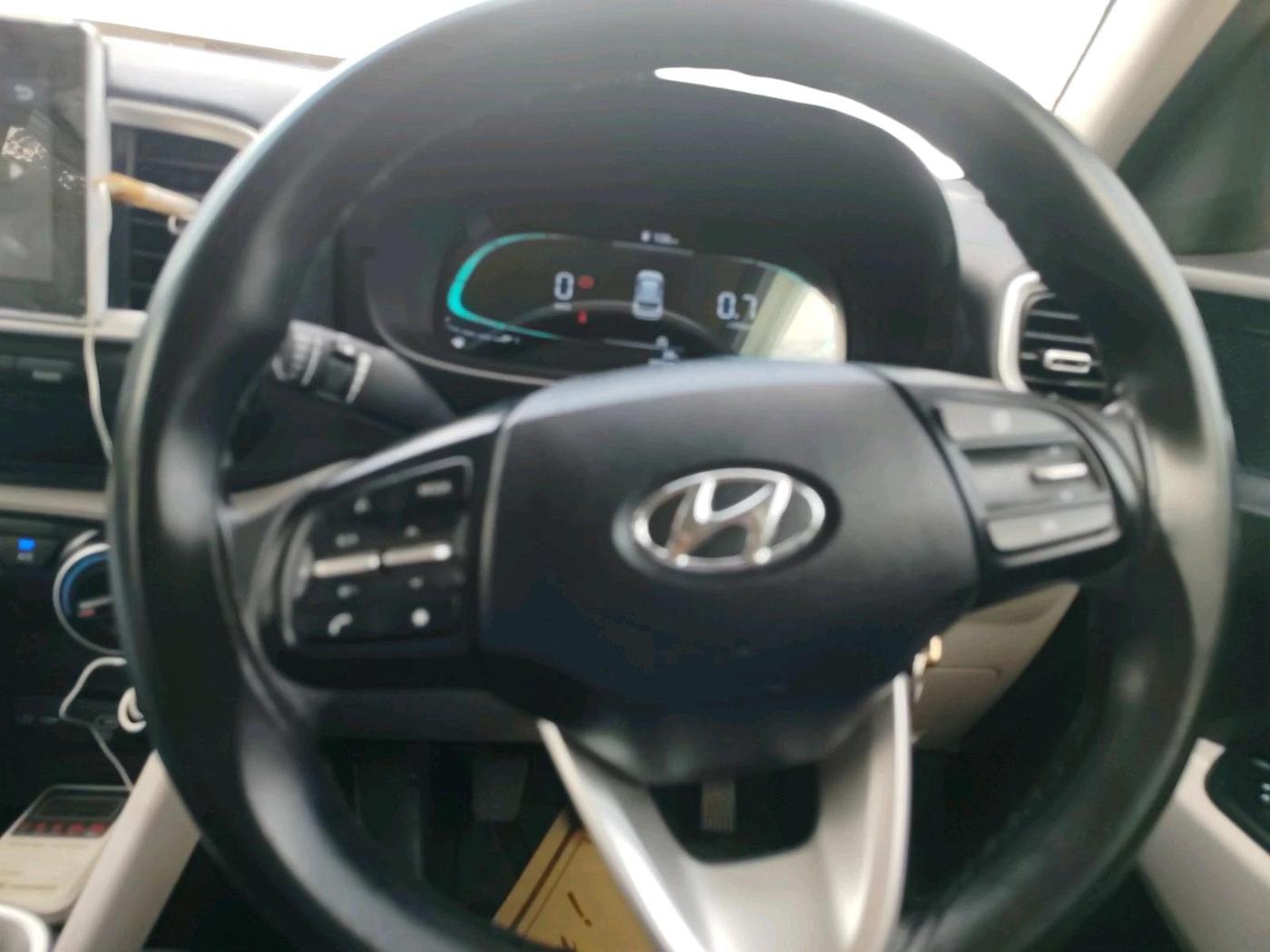 2024 Hyundai VENUE S(O) 1.2, Petrol, Manual, 15,717 km, interior