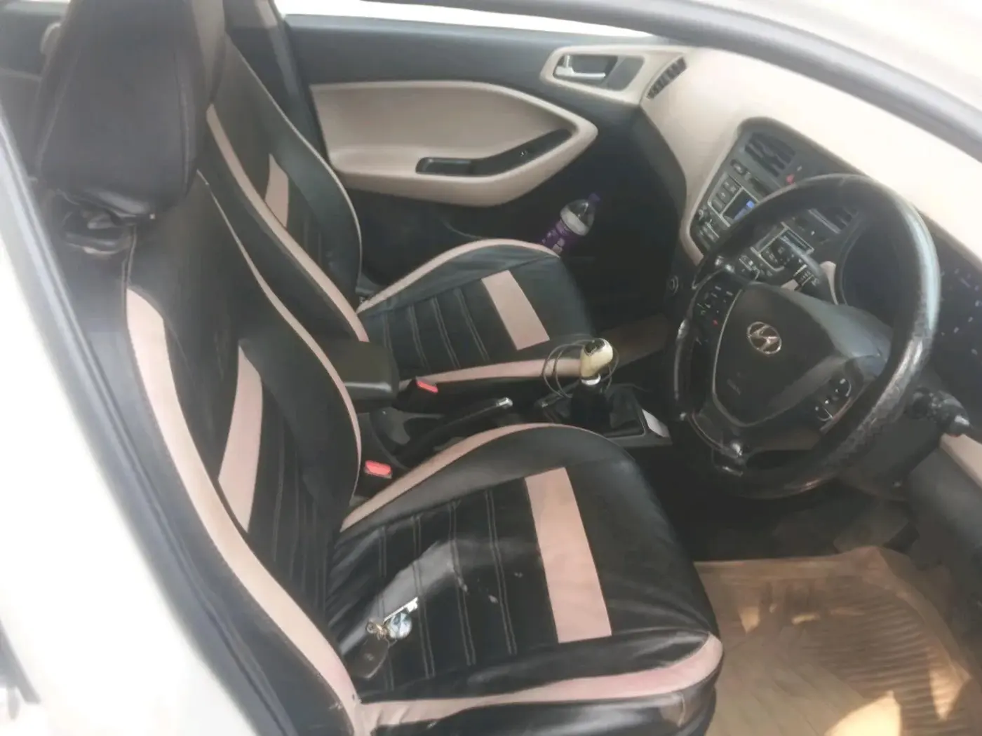 2014 Hyundai Elite i20 ASTA 1.2, CNG, Manual, 1,16,080 km, interior