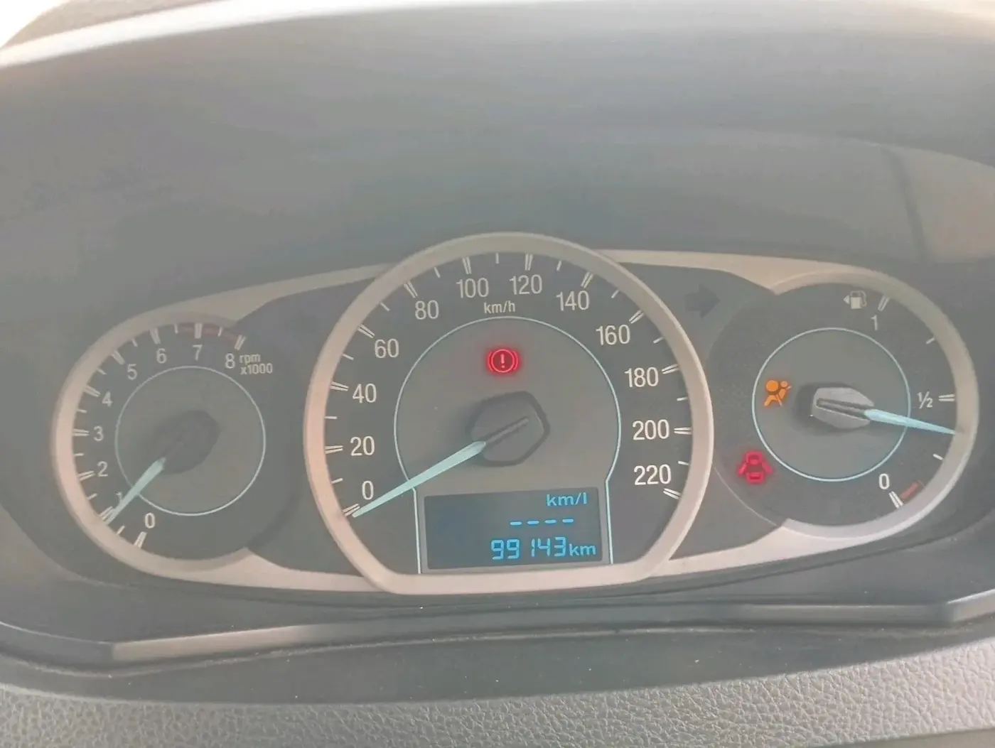 2017 Ford Figo Aspire TITANIUM 1.2 PETROL, Petrol, Manual, 99,143 km, interior