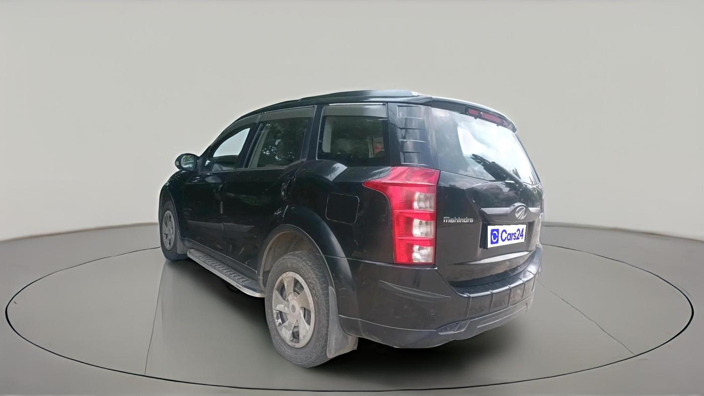 2017 Mahindra XUV500 W6 1.99, Diesel, Manual, 1,23,524 km, exterior