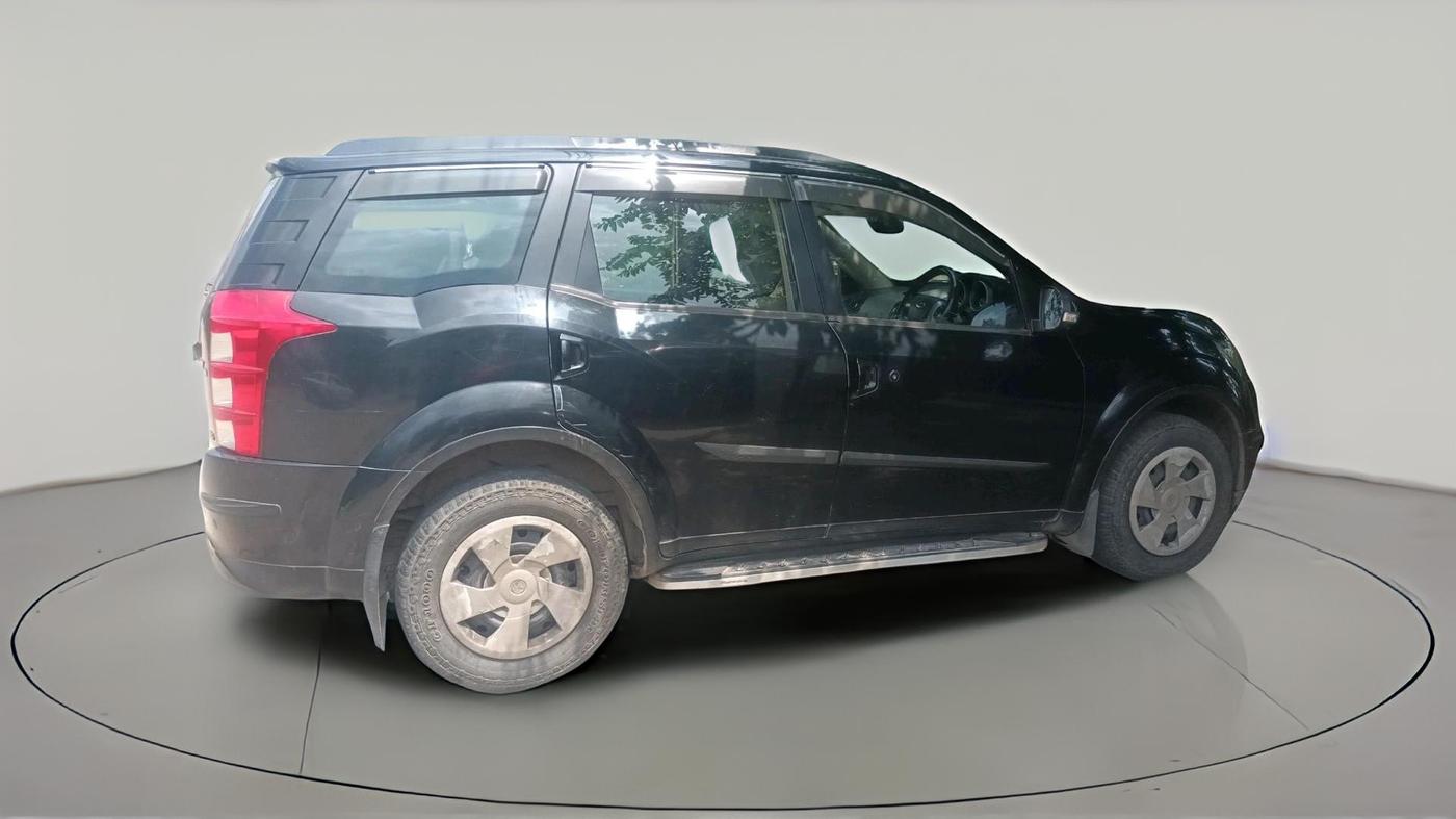 2017 Mahindra XUV500 W6 1.99, Diesel, Manual, 1,23,524 km, exterior