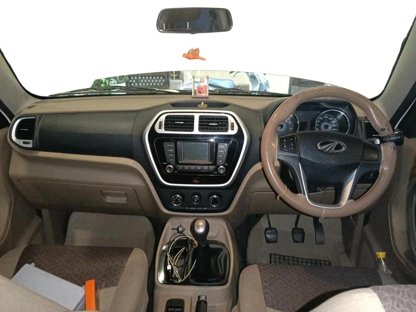 2017 Mahindra TUV300 T8, Diesel, Manual, 50,264 km, interior