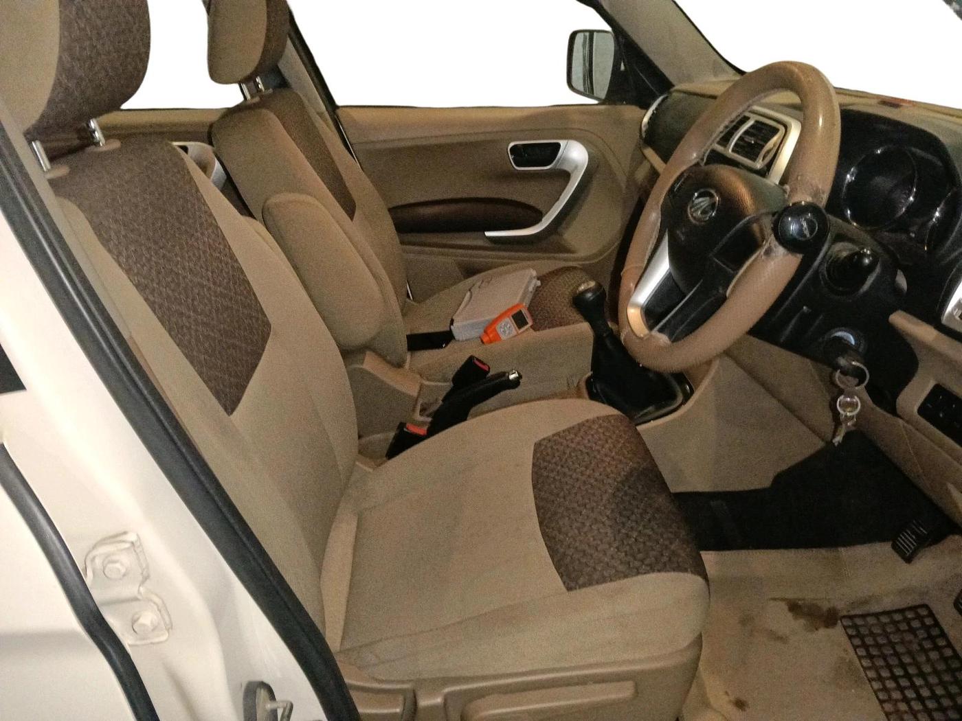 2017 Mahindra TUV300 T8, Diesel, Manual, 50,264 km, interior