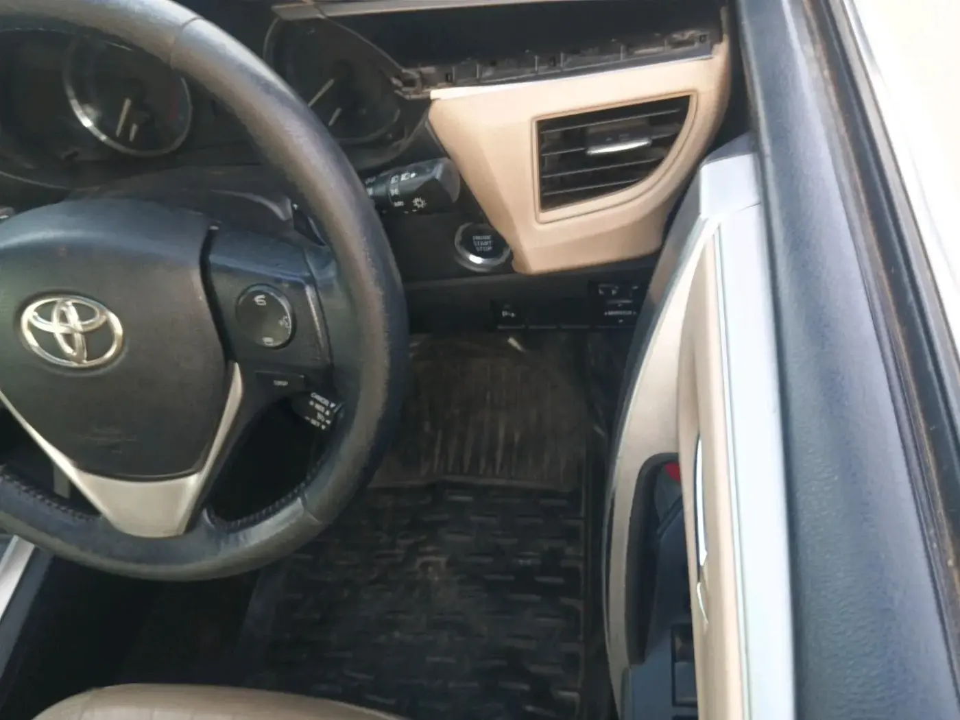 2014 Toyota Corolla Altis VL CVT PETROL, Petrol, Automatic, 1,08,666 km, interior