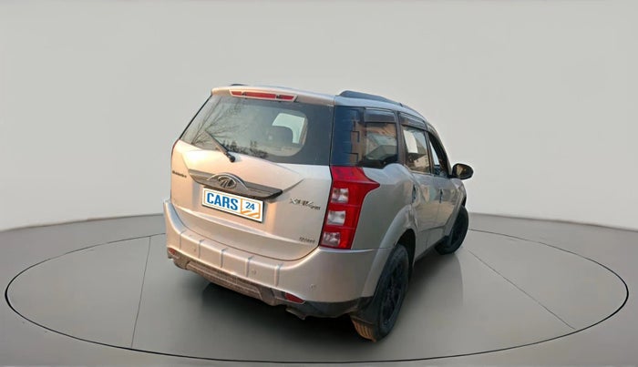 2016 Mahindra XUV500 W10, Diesel, Manual, 1,08,927 km, exterior