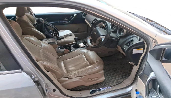 2016 Mahindra XUV500 W10, Diesel, Manual, 1,08,927 km, interior