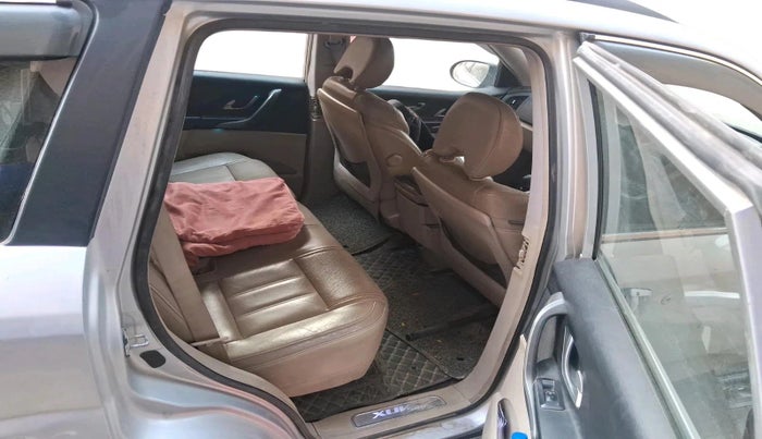 2016 Mahindra XUV500 W10, Diesel, Manual, 1,08,927 km, interior