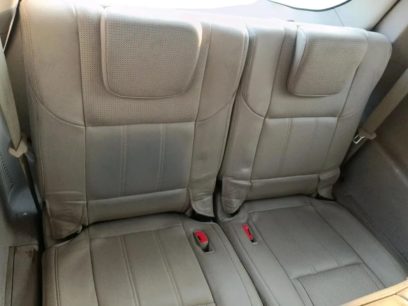 2016 Mahindra XUV500 W10, Diesel, Manual, 1,08,927 km, interior