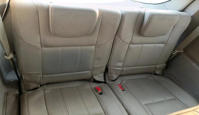 2016 Mahindra XUV500 W10, Diesel, Manual, 1,08,927 km, interior