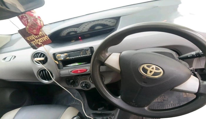 2011 Toyota Etios Liva V, Petrol, Manual, 75,303 km, interior